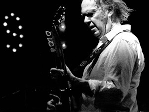 Neil_Young_2008_Firenze_02